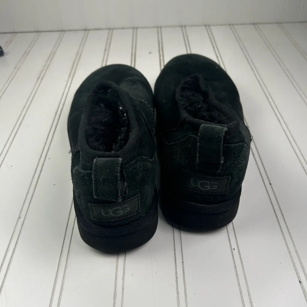 UGG  Classic Mini II Black Boots Women’s Size 8 - Image 3