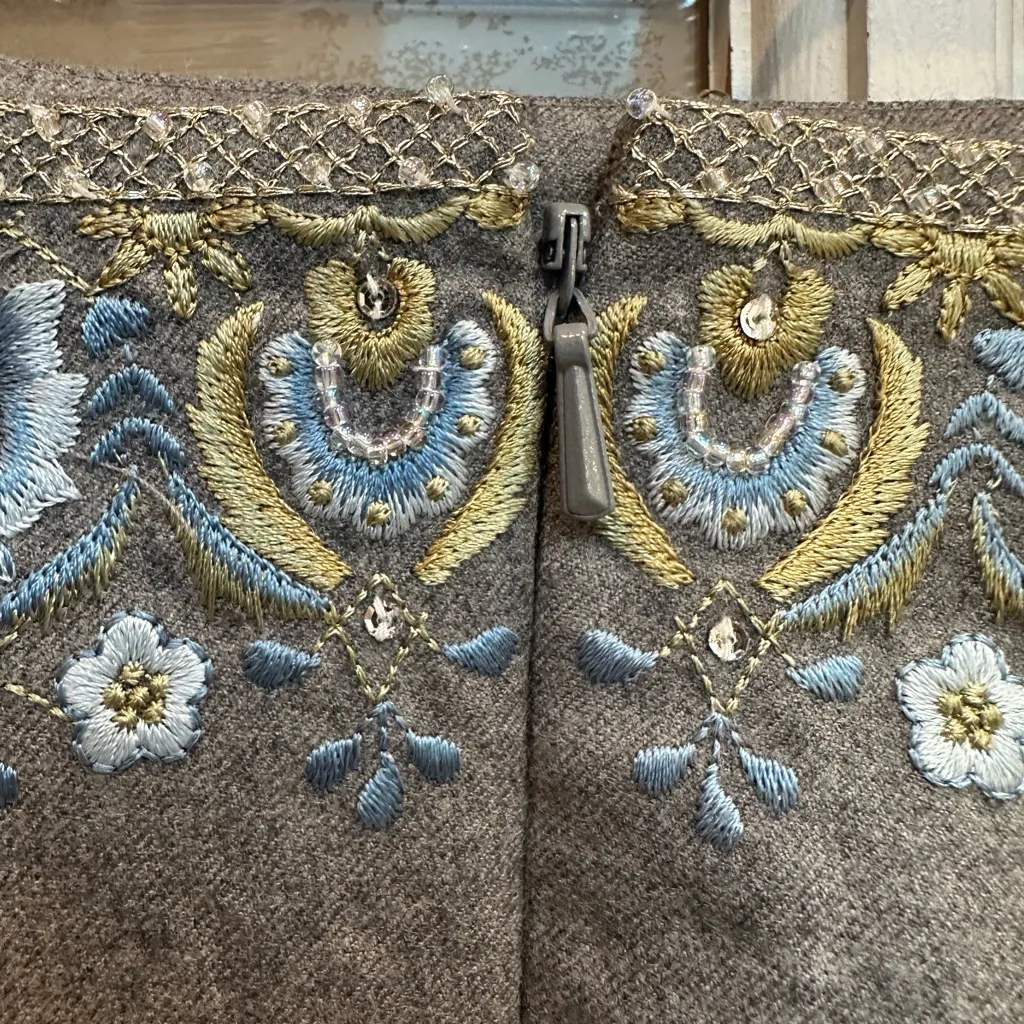 Vintage Carlisle 100% Wool Gray Pencil Skirt Floral Embroidery Beaded Size 2 XS - Image 7