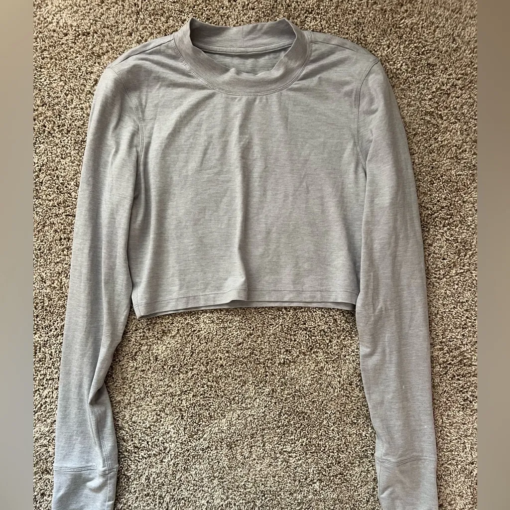 Vuori Lux Gray Long Sleeve Crop Top Womens L - Image 2