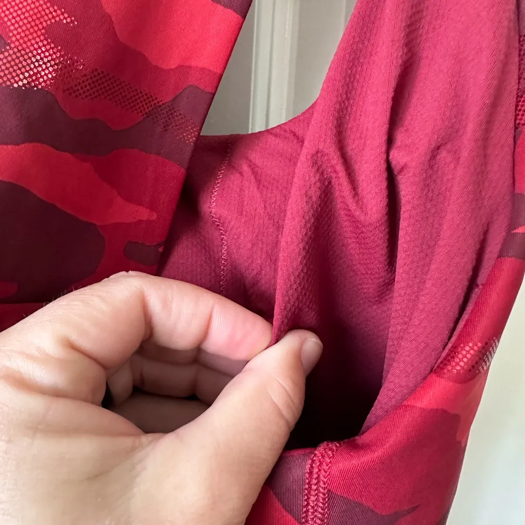 Athleta Ultimate Printed Crop D-DD Red Luxe Camo Camouflage-Size L - Image 6