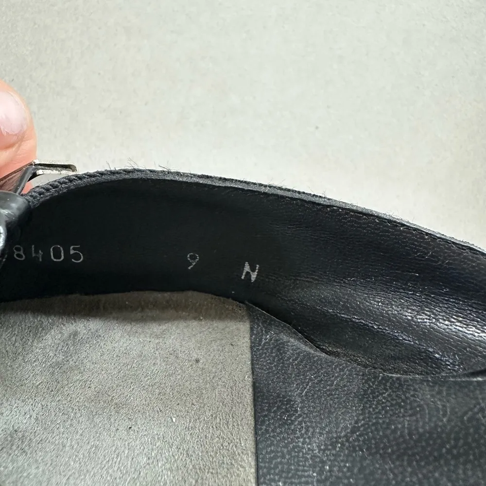 Stuart Weitzman Black  POINTED toe And kitten Heel Sandal, Size 9 N - Image 5