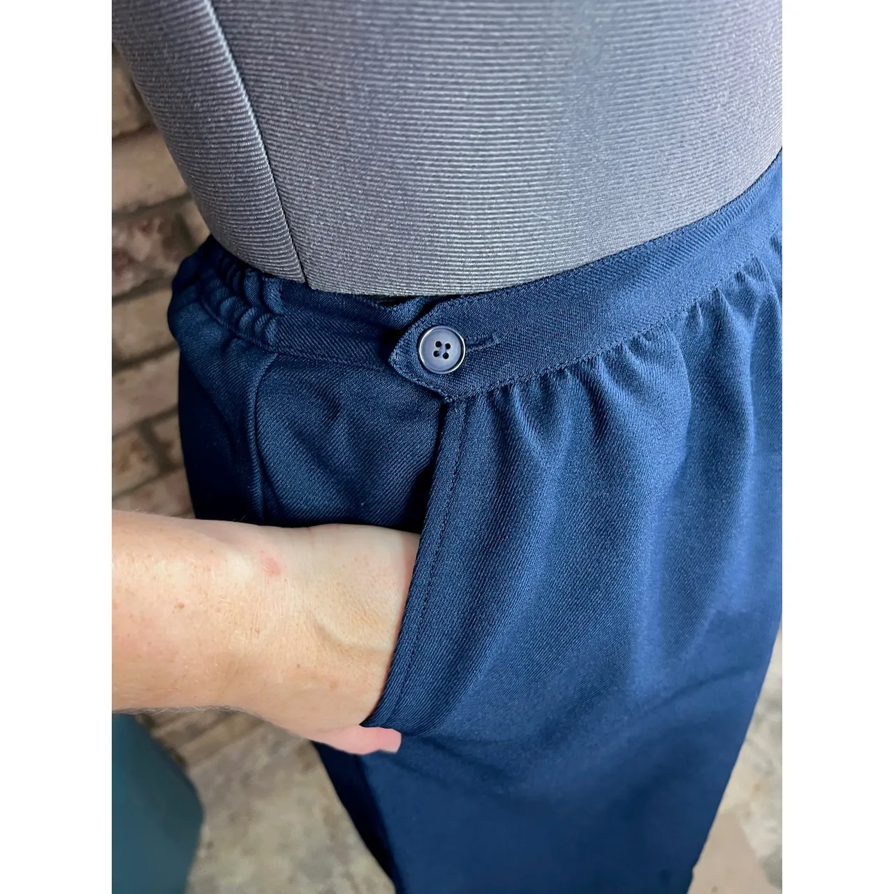 suit straight skirt wide leg pant blazer 1980s navy blue Size 14 - Image 16