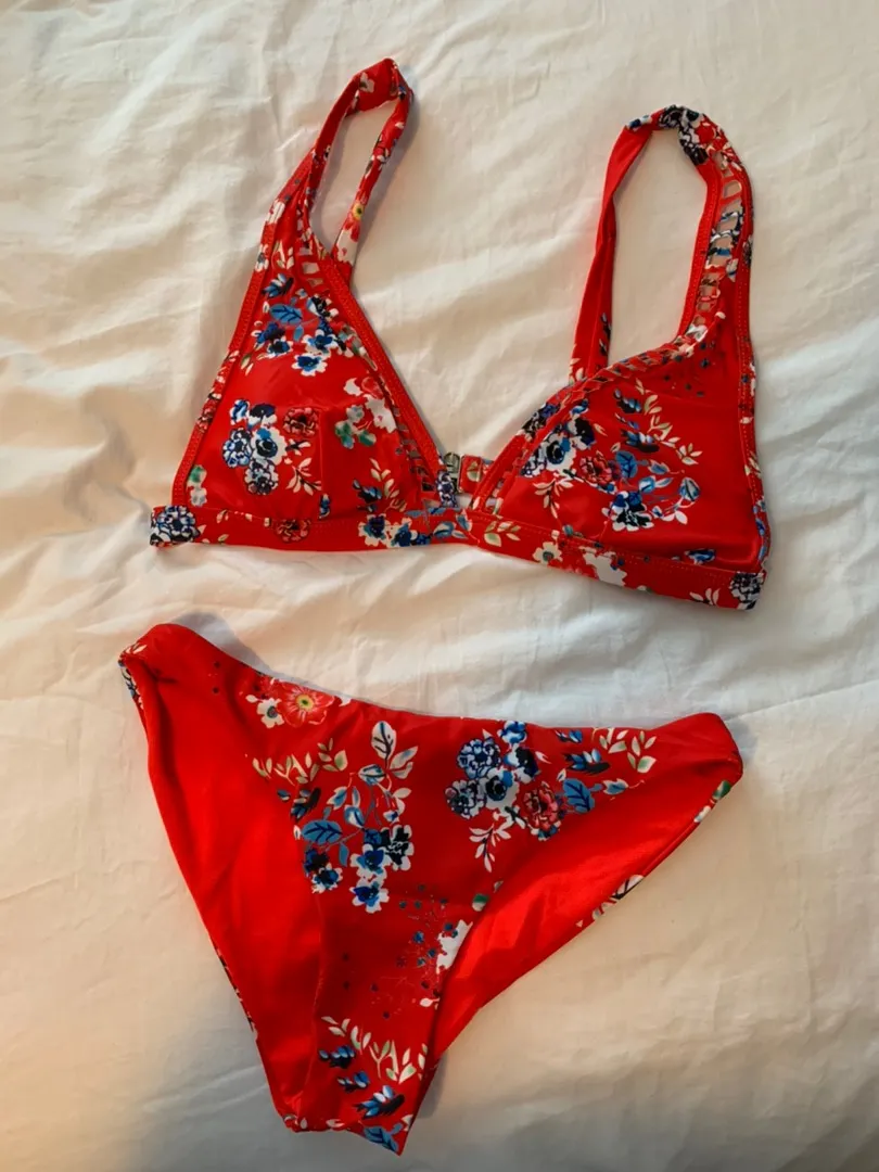 Tide Republic : Red Floral Bikini - Image 4