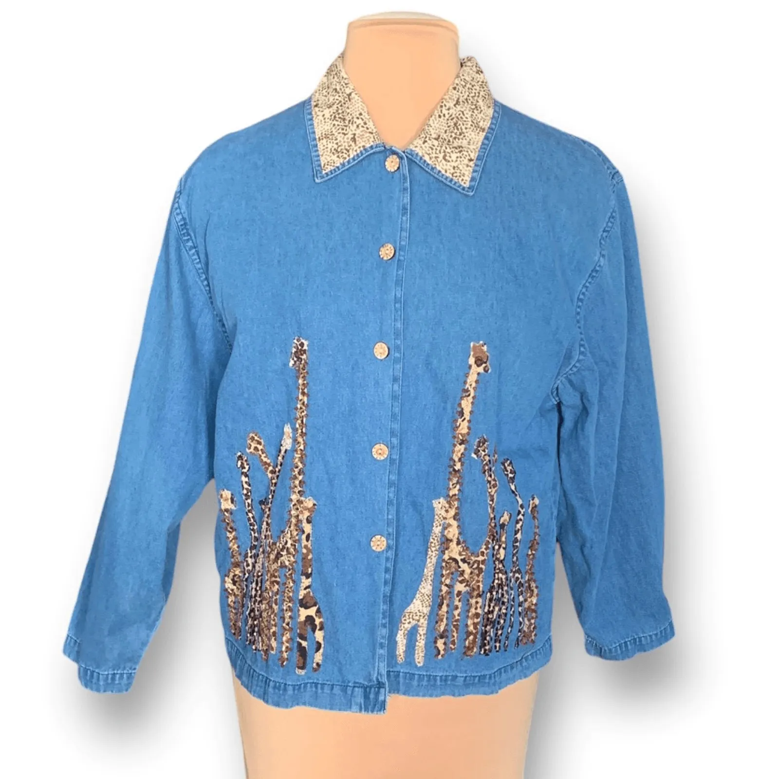 Vintage 90s Chambray Denim Shirt Jacket Giraffe Animal Beaded Safari Print Large Blue - Image 2