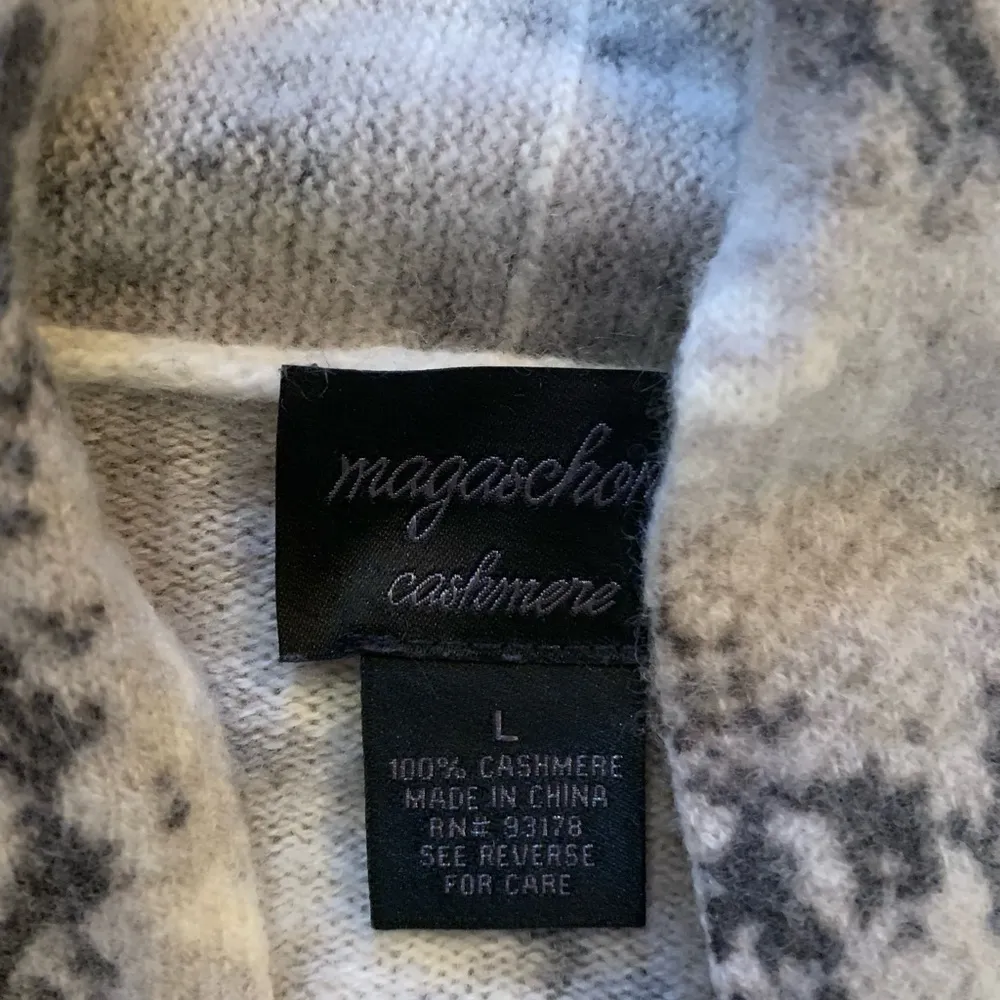 Magaschoni cashmere women’s cardigan Sweater Size L Large Snake Print - Image 5