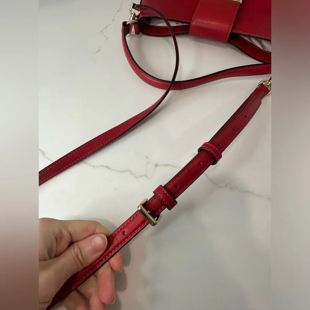 Reegan Bucket Bag - Image 11