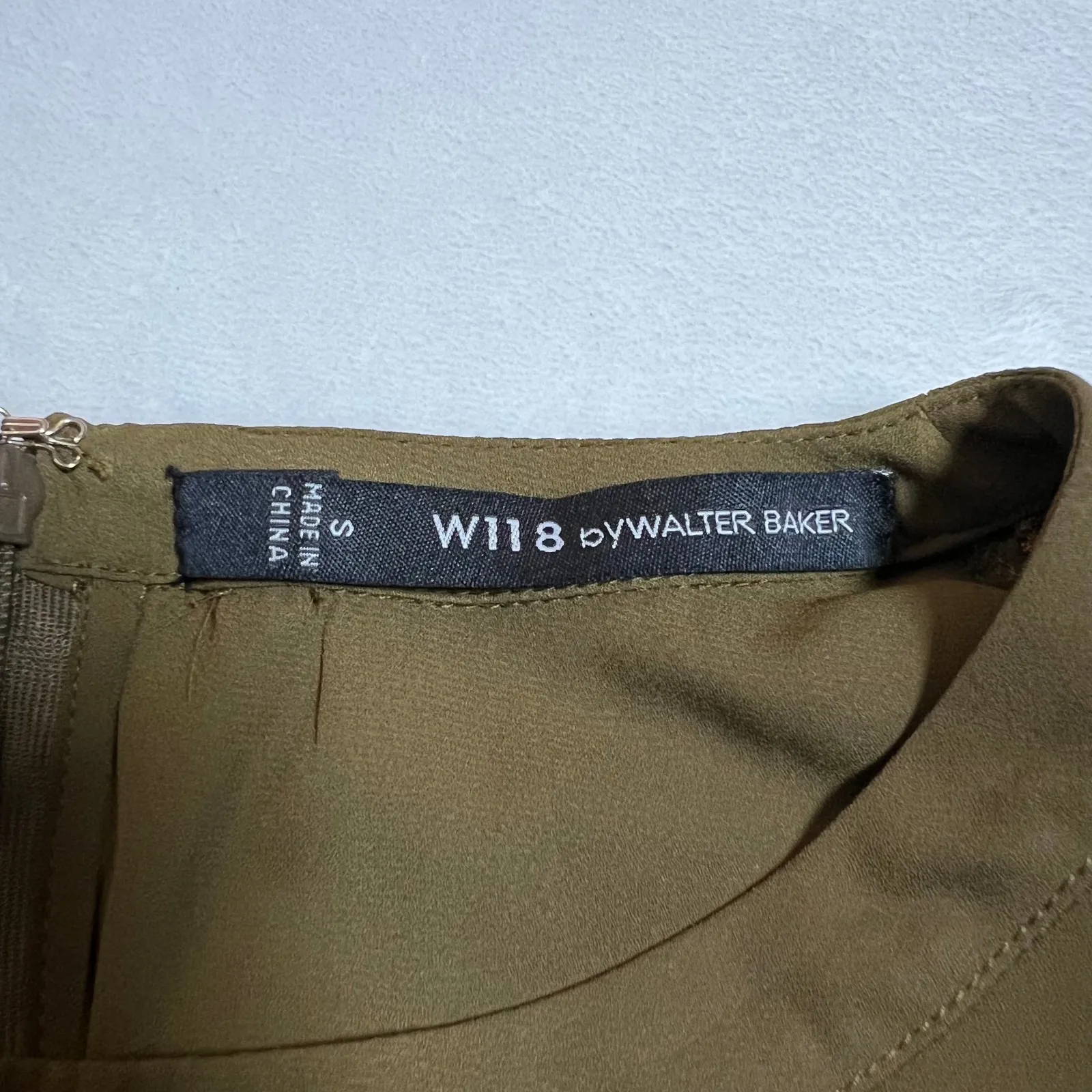 W118 by Walter Baker Crewneck Cap Sleeve Blouse Size Small Office Career Casual - Image 4