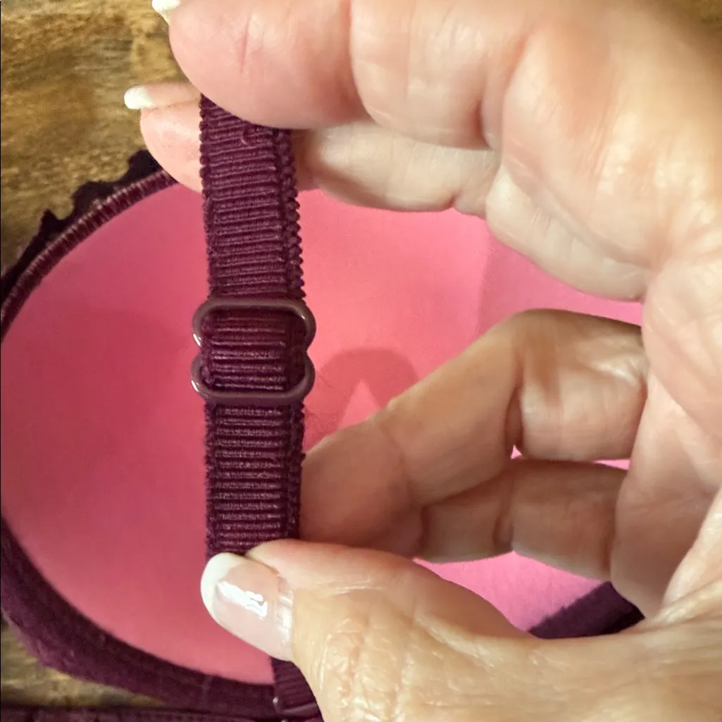 VS PINK Burgundy Convertible Lace Bra Size 36C - Image 6