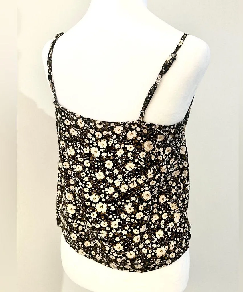 Old Navy Black and White Floral Camisole - Image 5