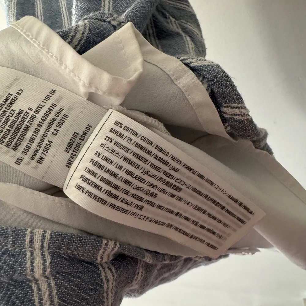 Hollister Blue and White Cotton Linen Blend Mini Dress - Image 5