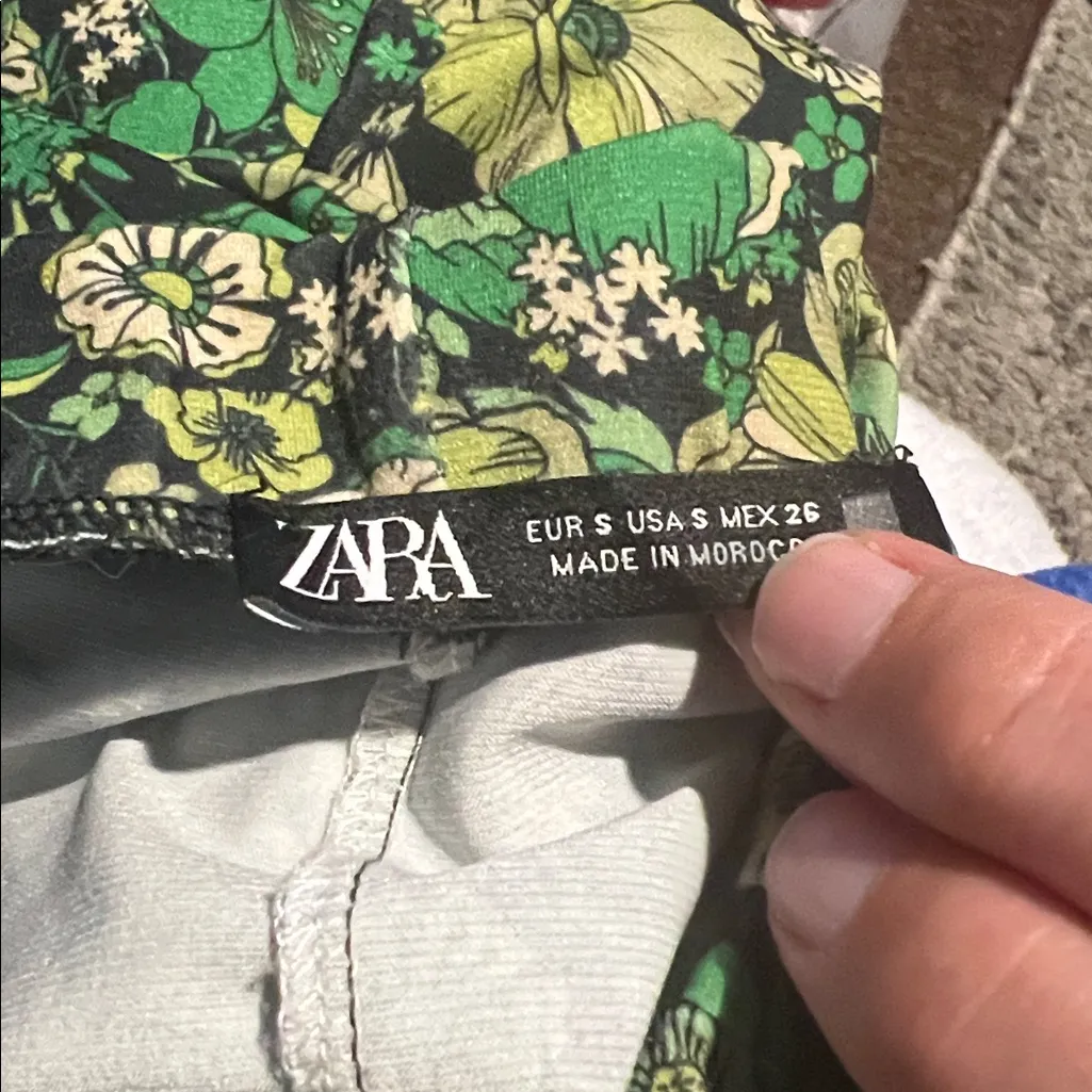Zara green floral Pullon flare pants size small - Image 8