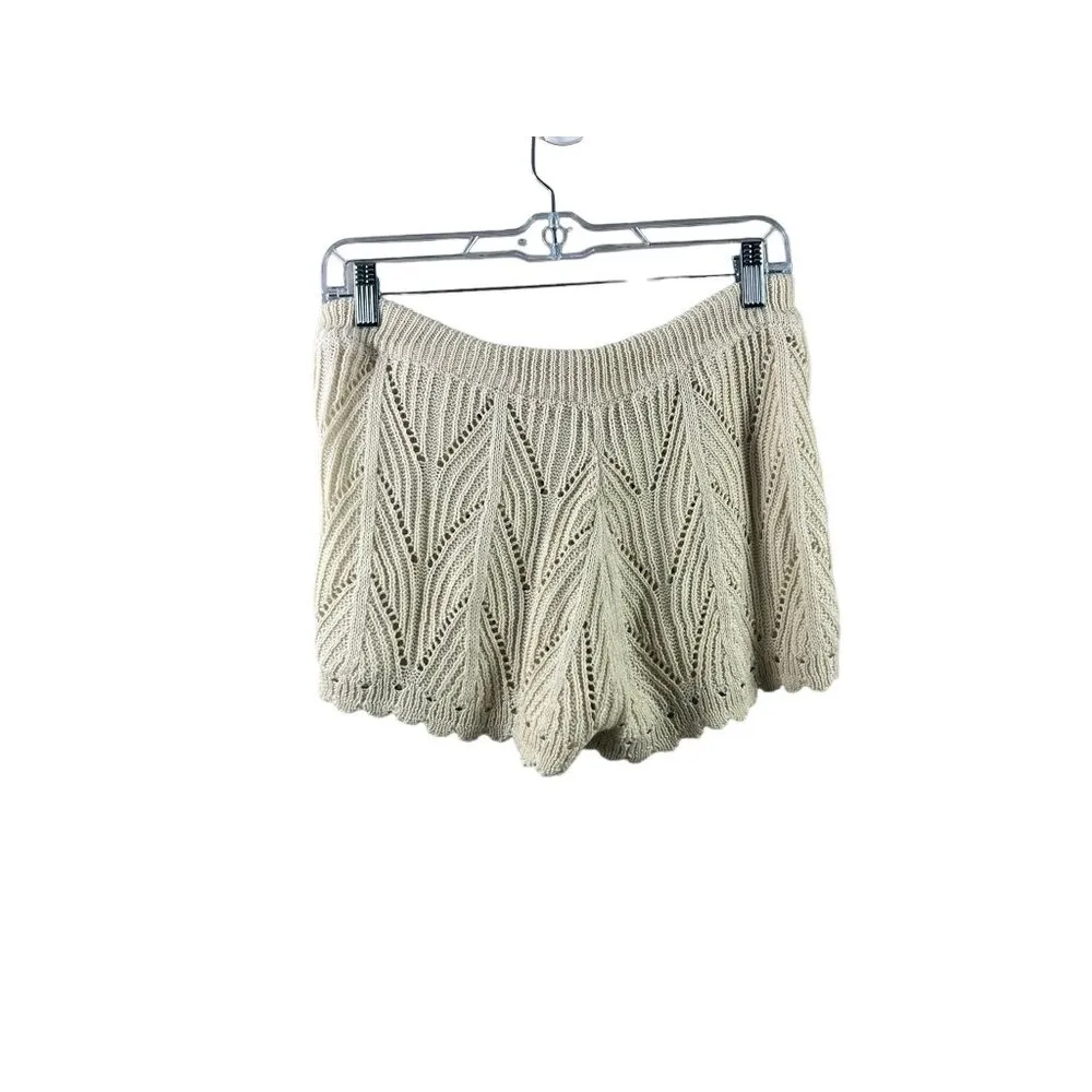Women's Knitted Cream Shorts Size M - Image 2