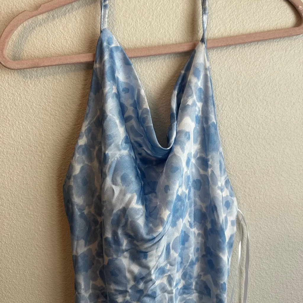 Elegant Blue Floral Maxi Dress - Image 3