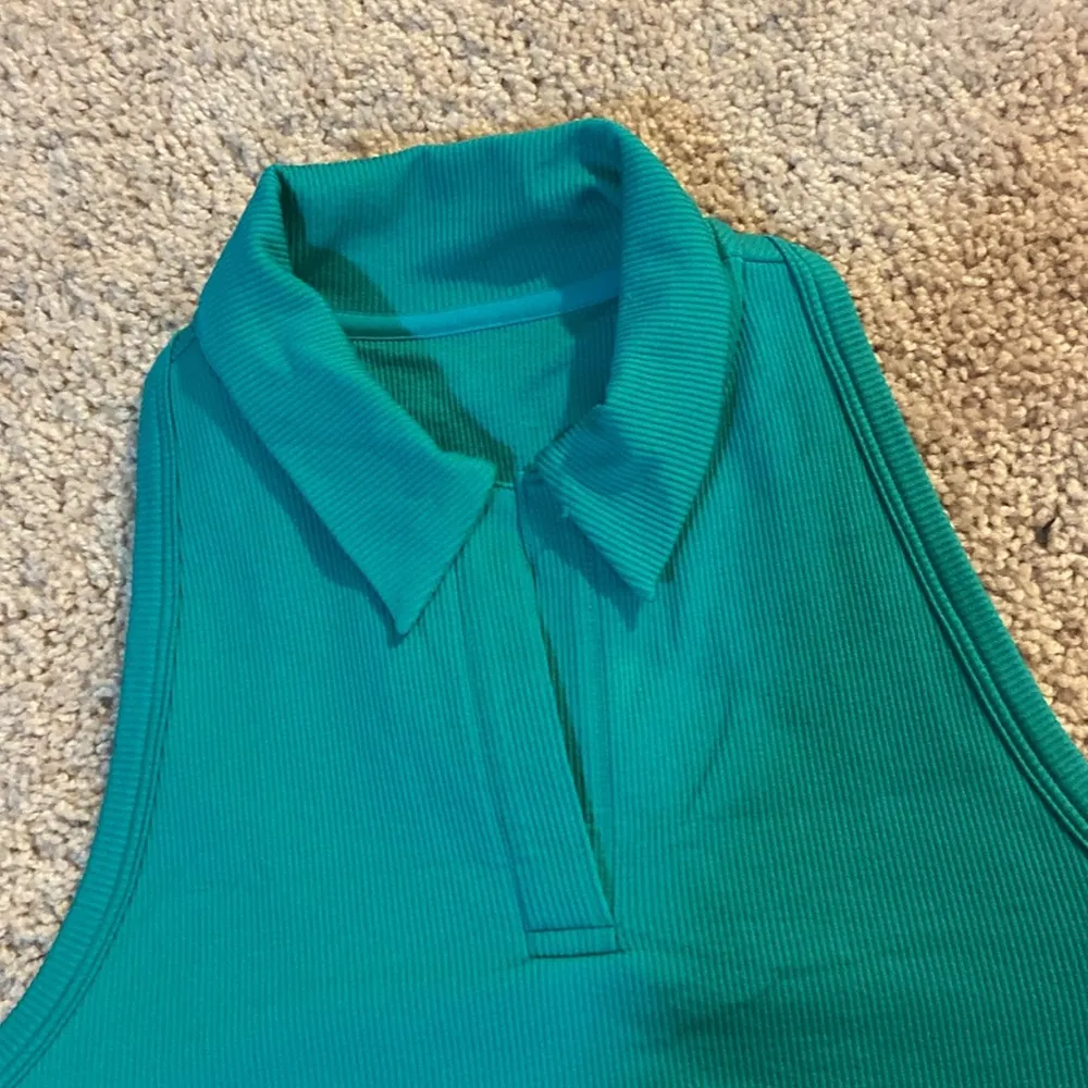 seamless crop polo tank. S - Image 4