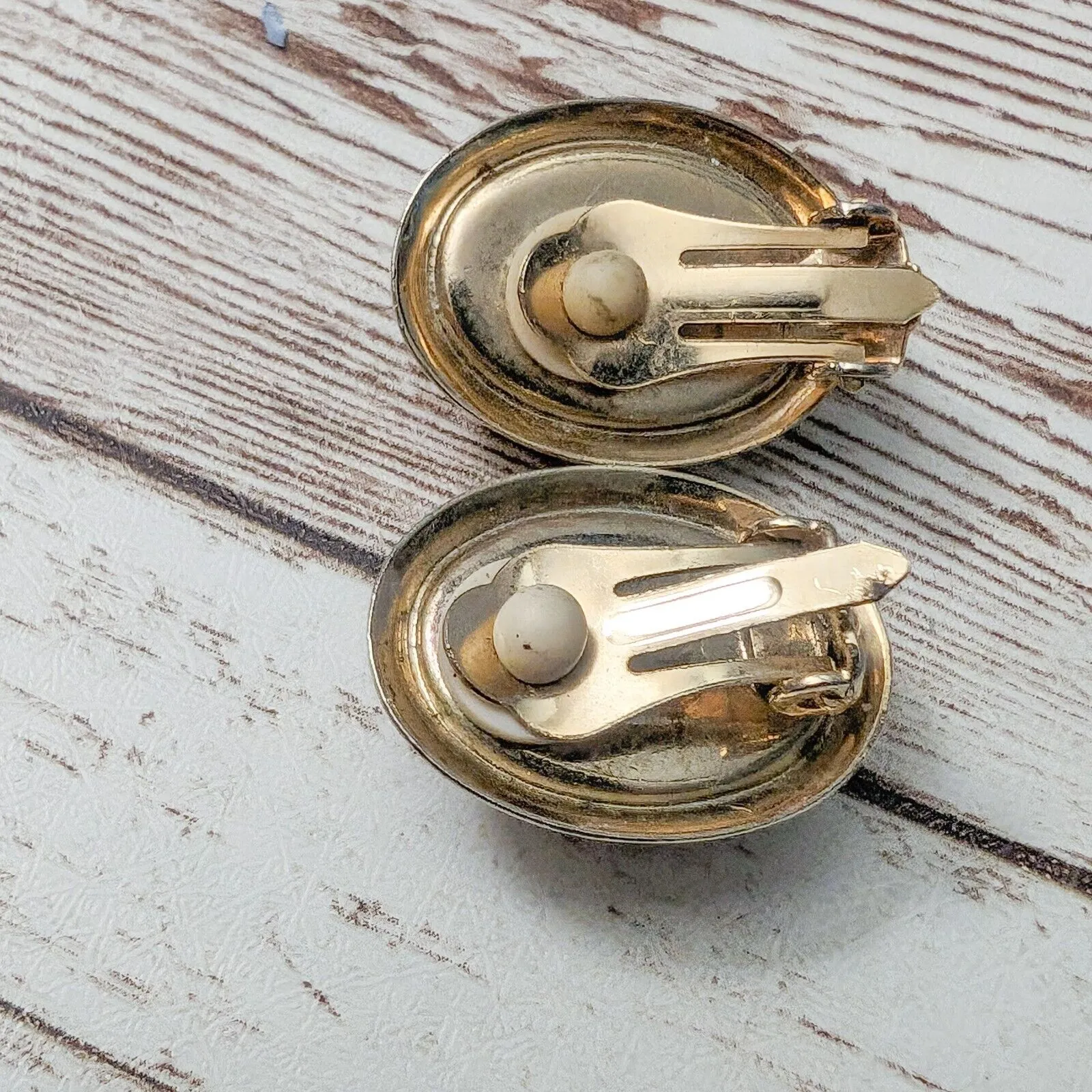 Vintage Clip On Earrings - Image 8