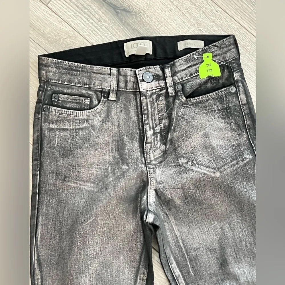 New LOGO By Lori Goldstein Metallic Foil Coated Skinny Jeans in Pewter | 0P - Image 3