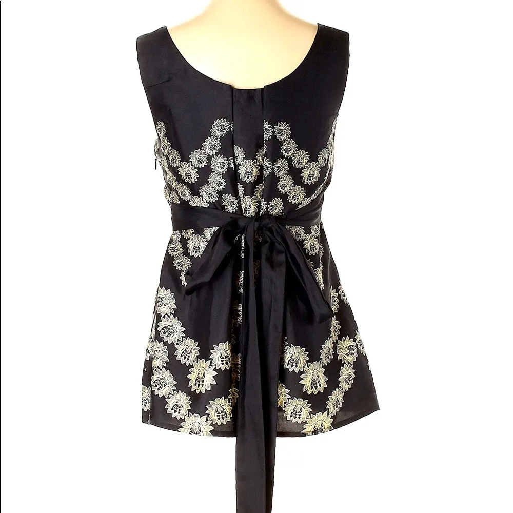 Baraschi Sleeveless Silk Flowered Pleated Black Tie Top Size Small - Image 2