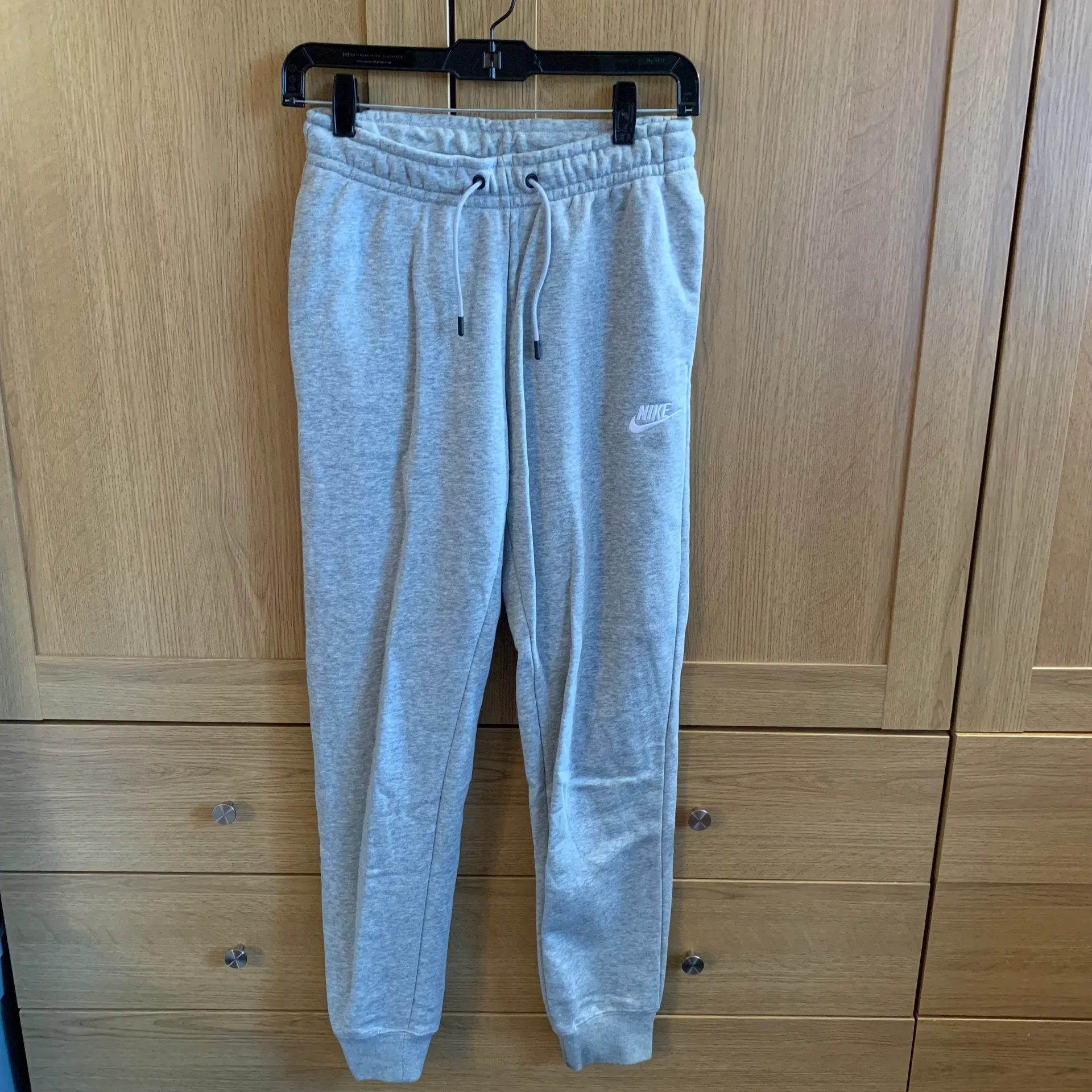 Nike Women’s  Grey Sweatpants - Image 2
