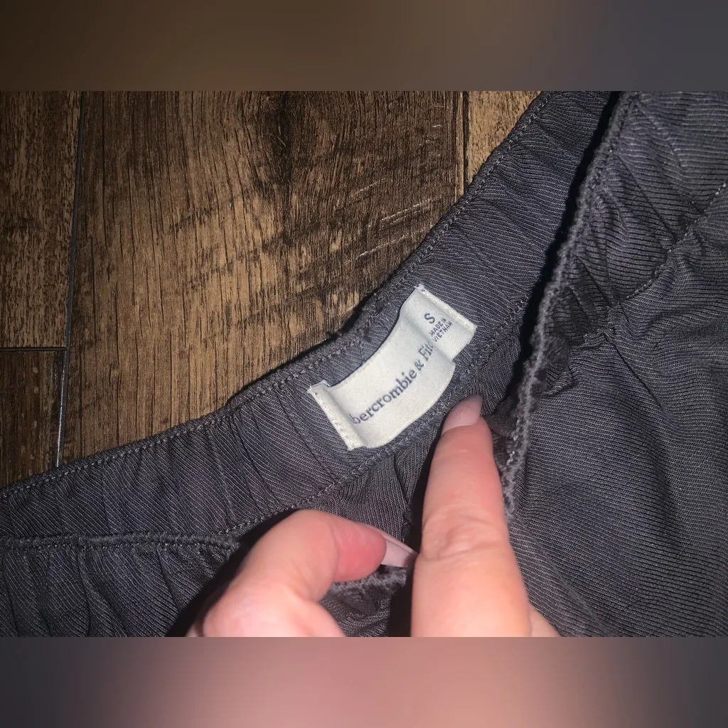 Elastic waist pull on dark grey pants nwot classic menswear casual Abercrombie - Image 3