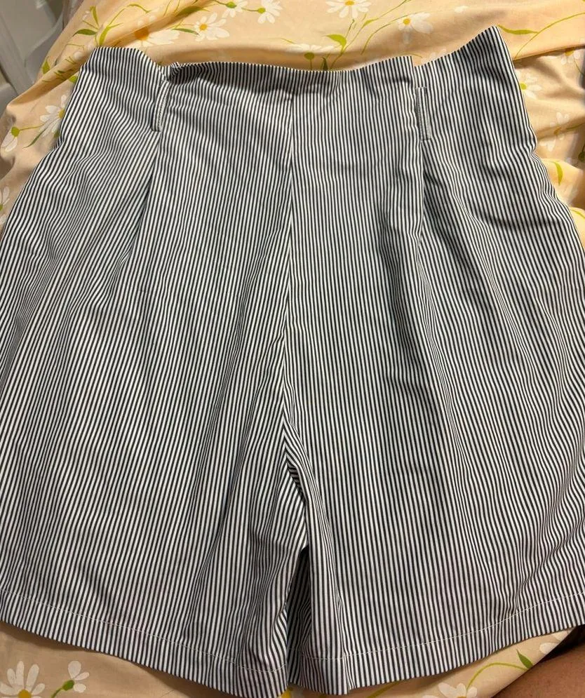 Paper Bag Shorts from Boohoo Size 16 Black White Stripes - Image 8