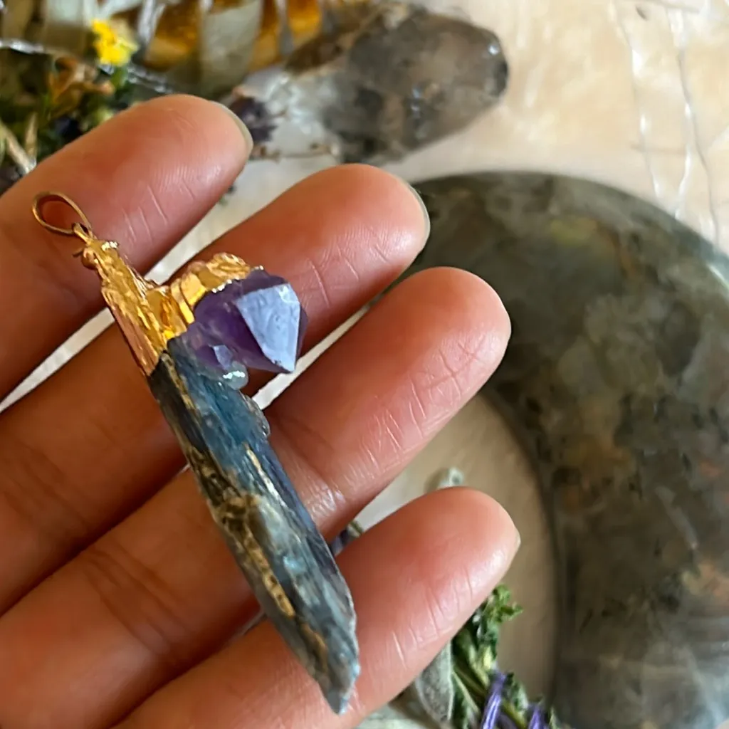 Blue Kyanite & Amethyst Gold Tone Pendant ✨ Purple - Image 8