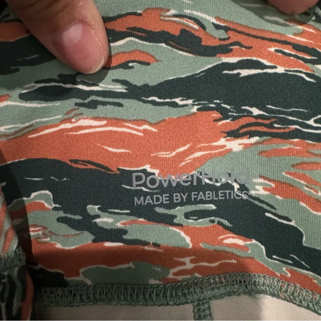 Fabletics Define PowerHold High-Waisted 7/8 Legging Tiger Camo Size Small‎ - Image 5