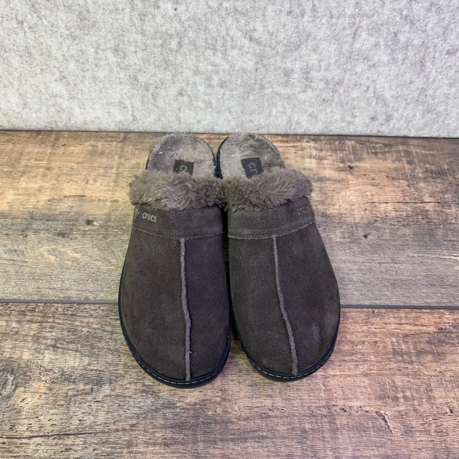 Crocs Classic Lined Clog Faux Fur Lined Brown Suede Women's Shoes Size 6 - Image 2