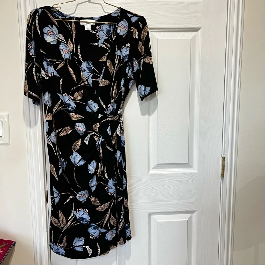 Motherhood Maternity Wrap Black and Blue Floral Dress Size Large Slinky Material - Image 2