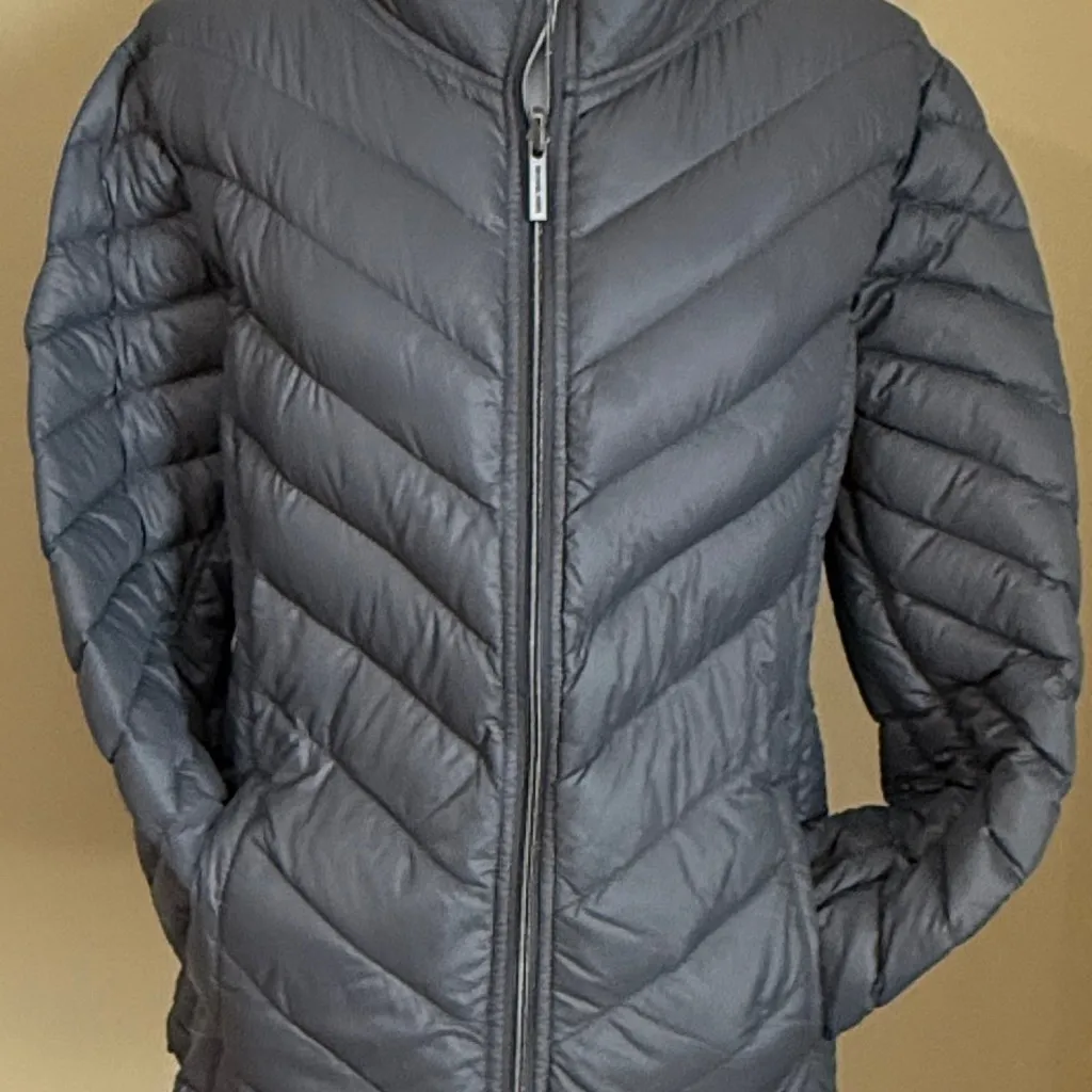 Michael Kors Reversible Quilted Puffer Jacket - Image 5