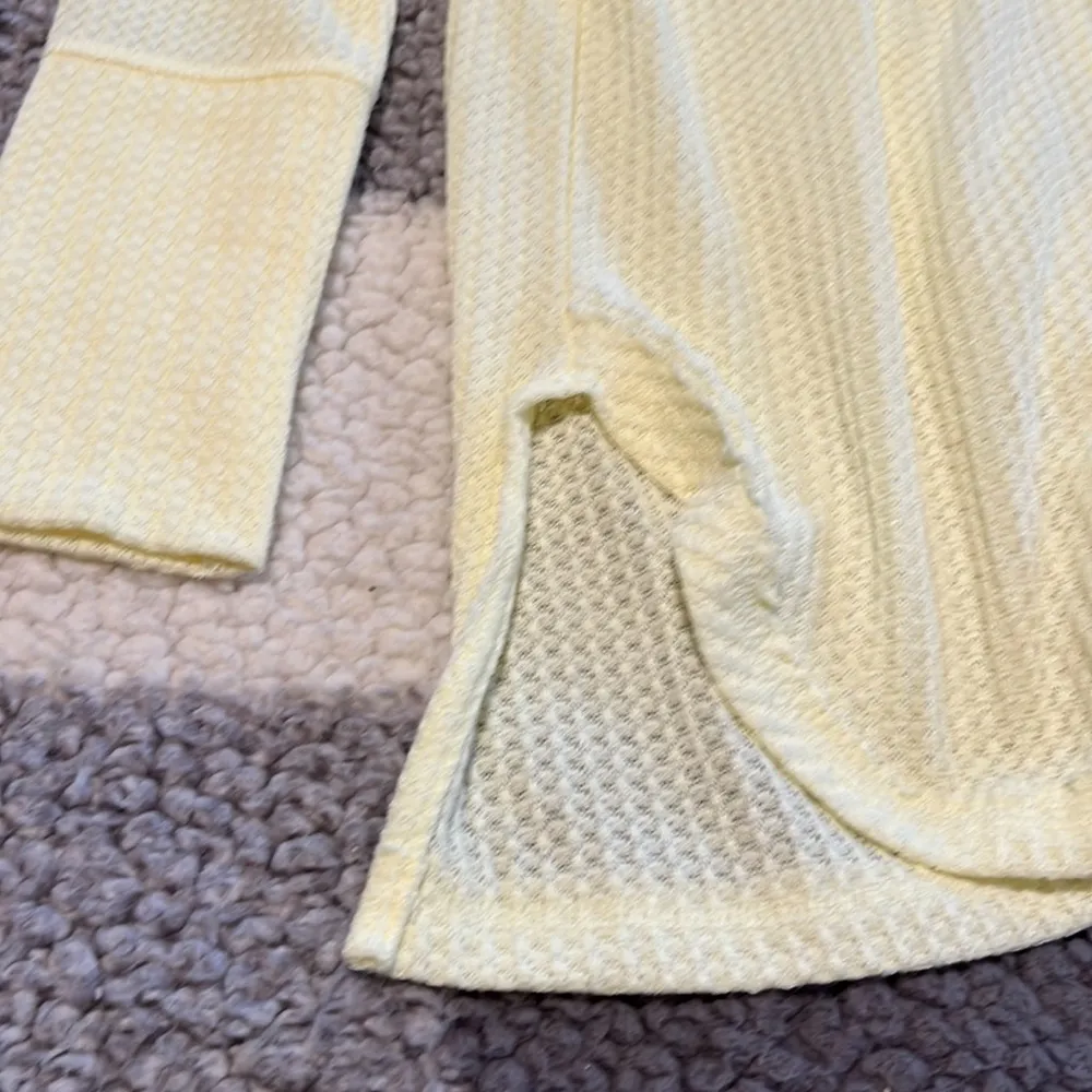 New Vintage America Women’s Pastel Yellow Long Sleeve Shirt Size Small N… - Image 5