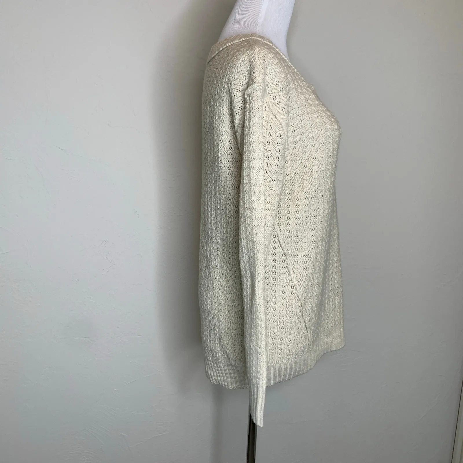 Beige Crew Neck Sweater Cotton Textured Sz Small - Image 4