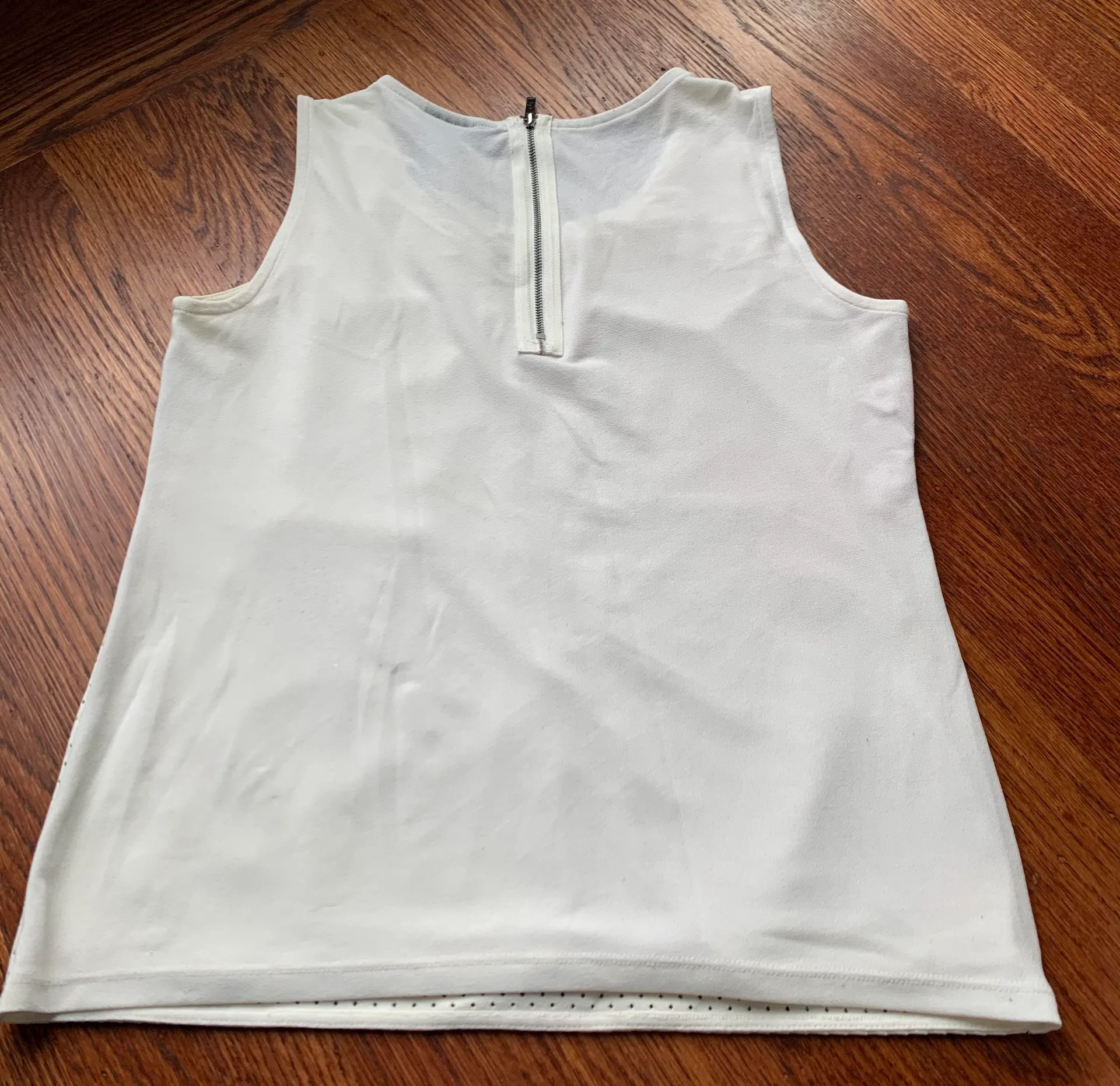 White Laser Cutout Faux Leather Sleeveless Top EUC Size S petite - Image 2