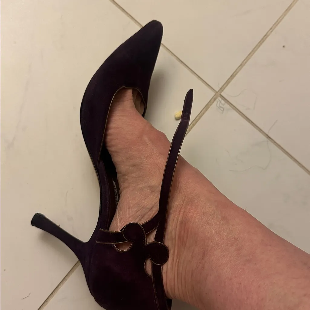 Manolo Blahnik Dark Purple suede gold edges strap detail Euc Heels $585 39 9 - Image 7