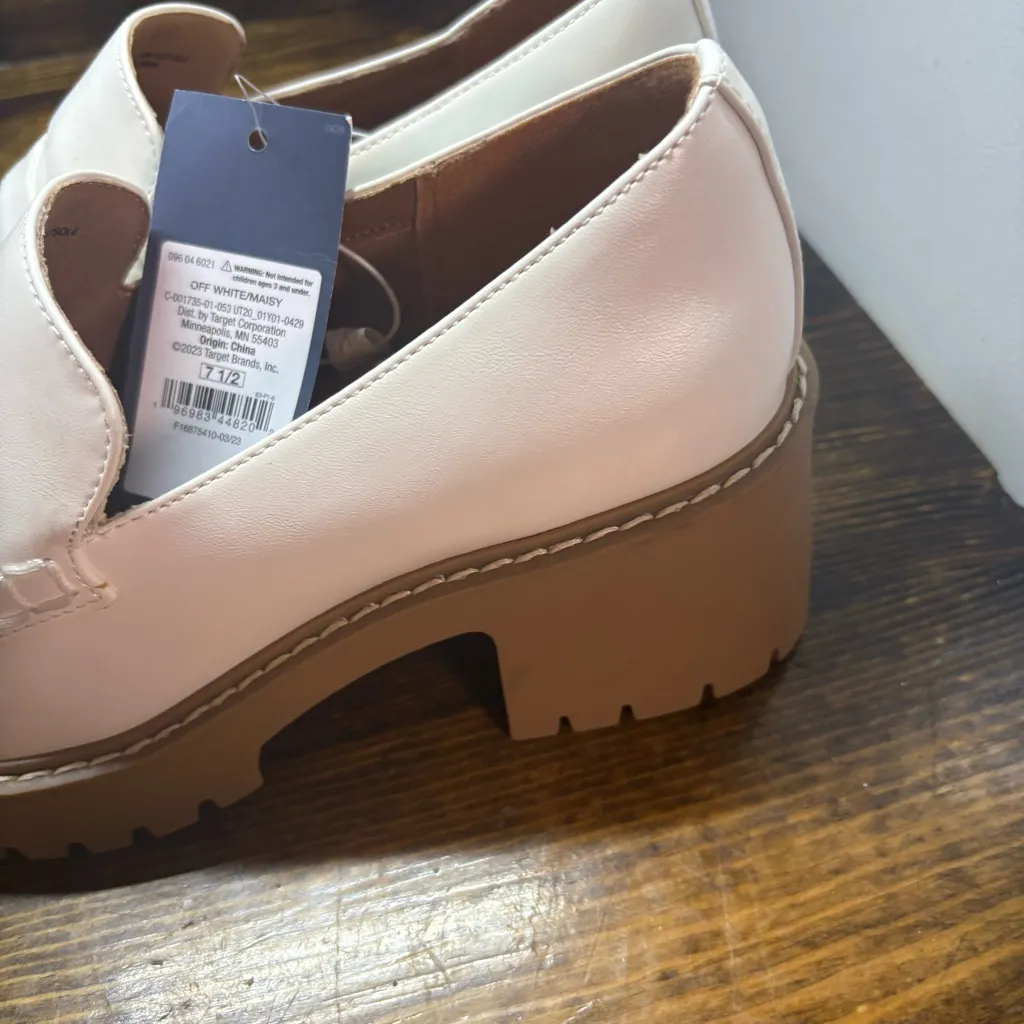 Universal Thread Off White Heeled Loafers Size 7.5 - Image 5