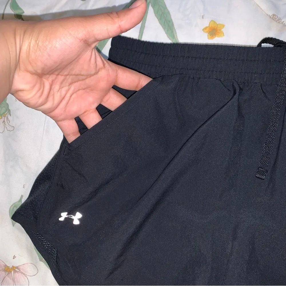 Under Armour black shorts - Image 2
