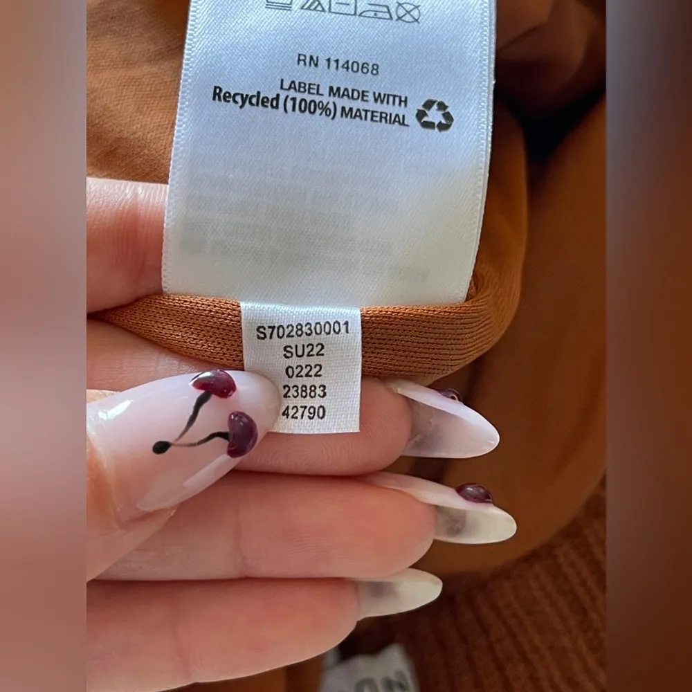 2 Piece Women  Crochet Skirt and Top Size S - Image 7