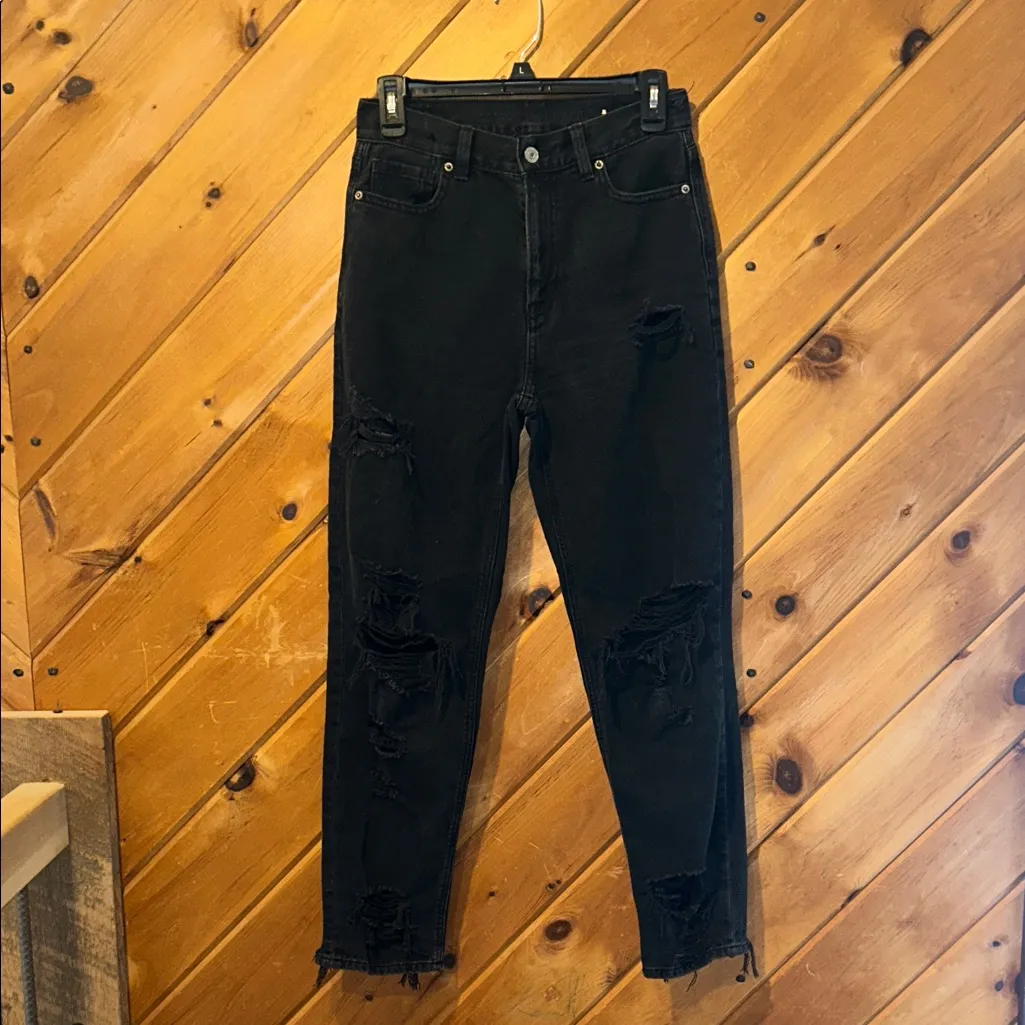 AE American Eagle black ripped mom jean - Image 2