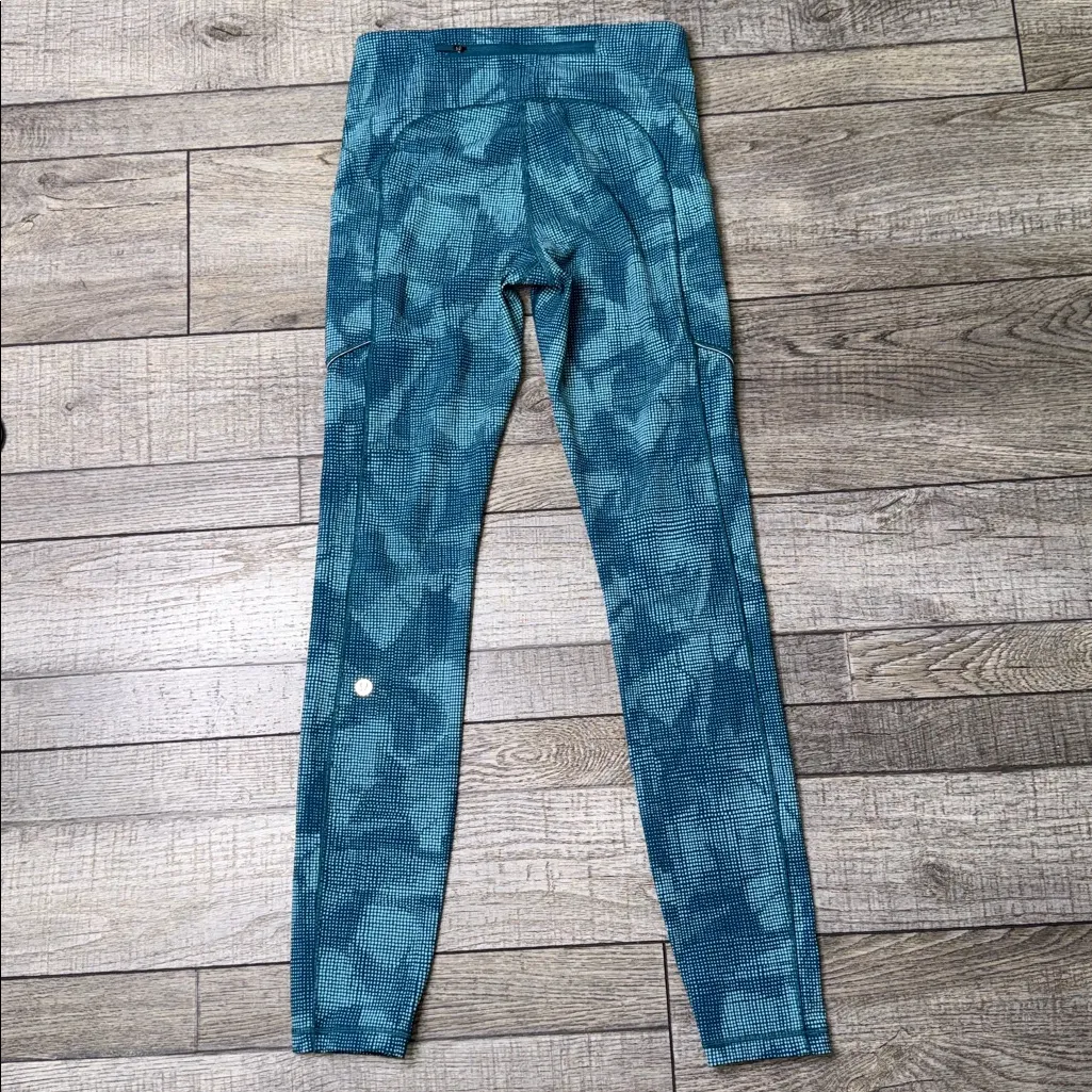 lululemon athletica Illusion Tidal Bermuda Teal Leggings 28” - Image 10
