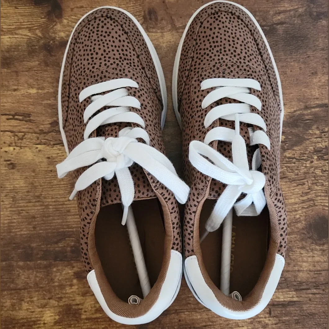 Old Navy Soft-Brushed Faux-Suede Sneakers For Women - Image 3