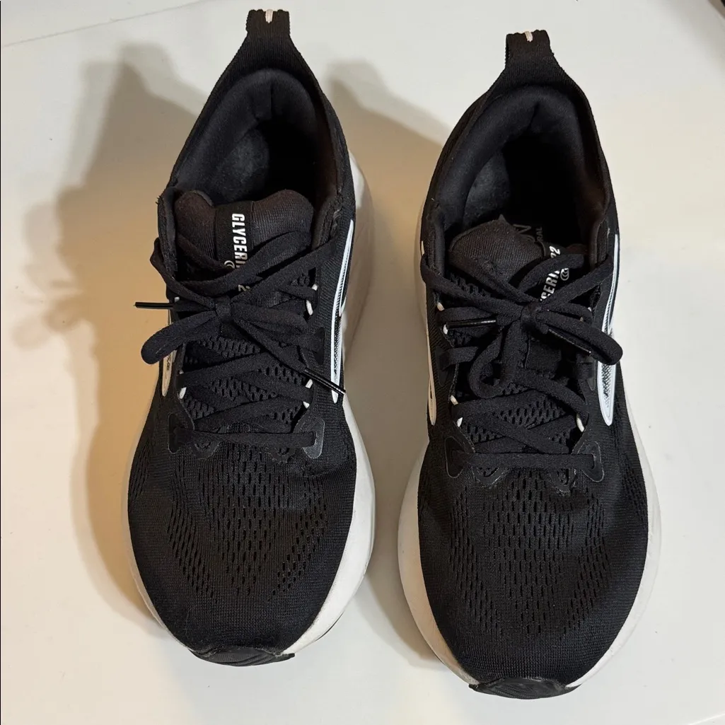 Brooks Glycerin 22 Black and White Athletic Shoes Size 10 Wide - Image 3