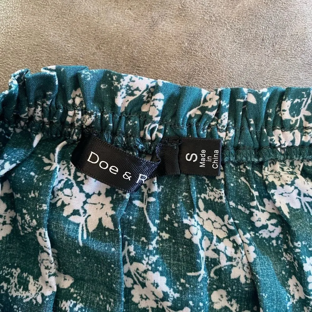 Doe & Rae green floral ruffle detail top S - Image 3