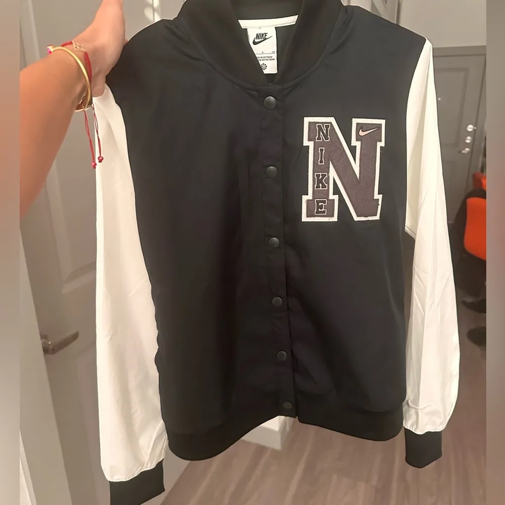 NWT nike jacket - Image 4