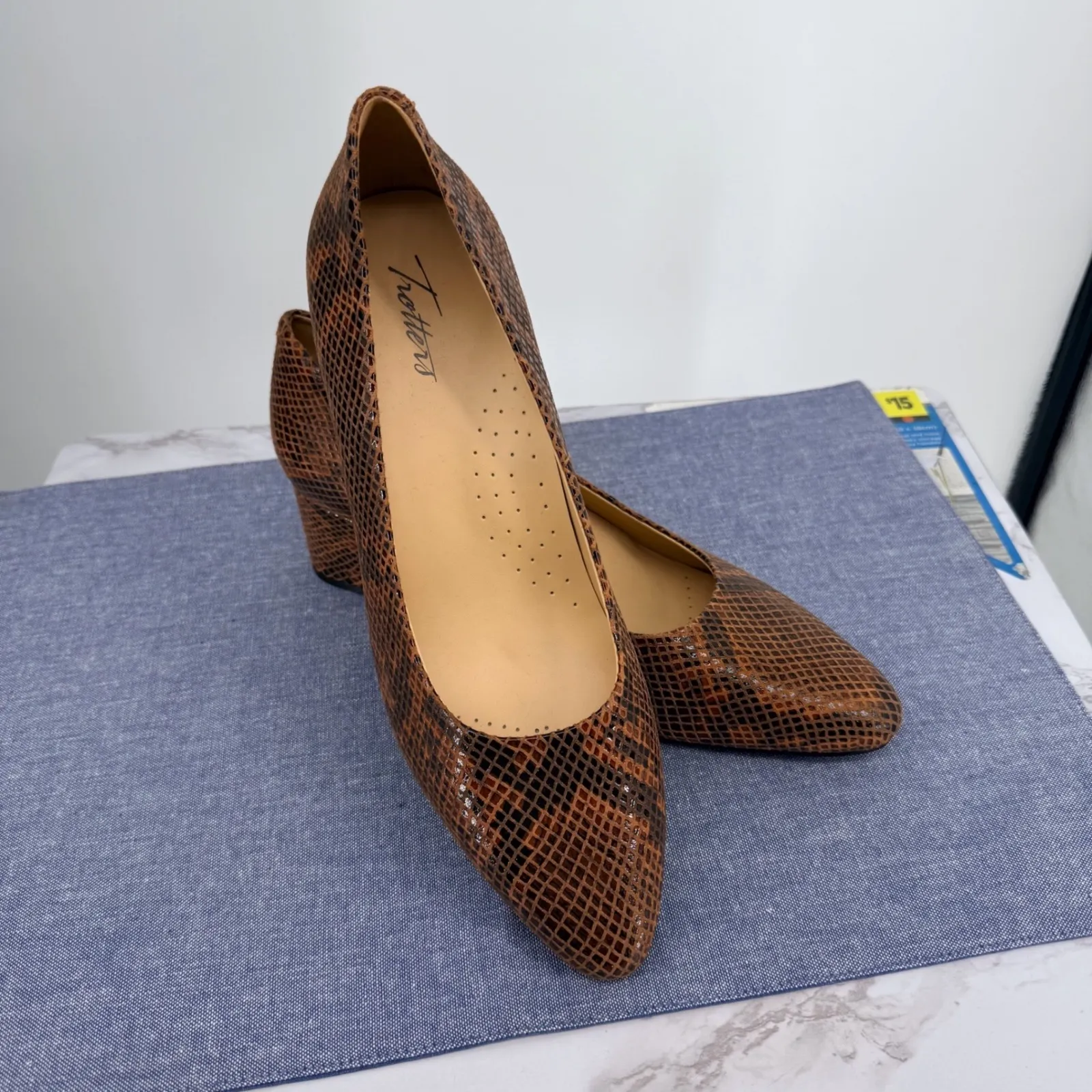 Trotters Kari Women 9M Snake Print Block Heel Pumps Brown Comfort Career Edgy Size 9 - Image 3