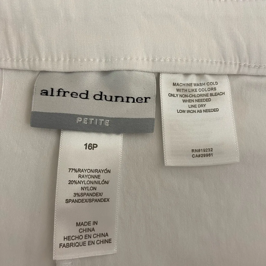 NWOT Alfred Dunner women’s solid white slimming tummy control capri pants petite - Image 5