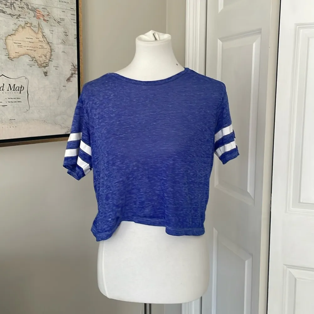 Cute Blue American Eagle Short Sleeve Flowy Tee - Image 2
