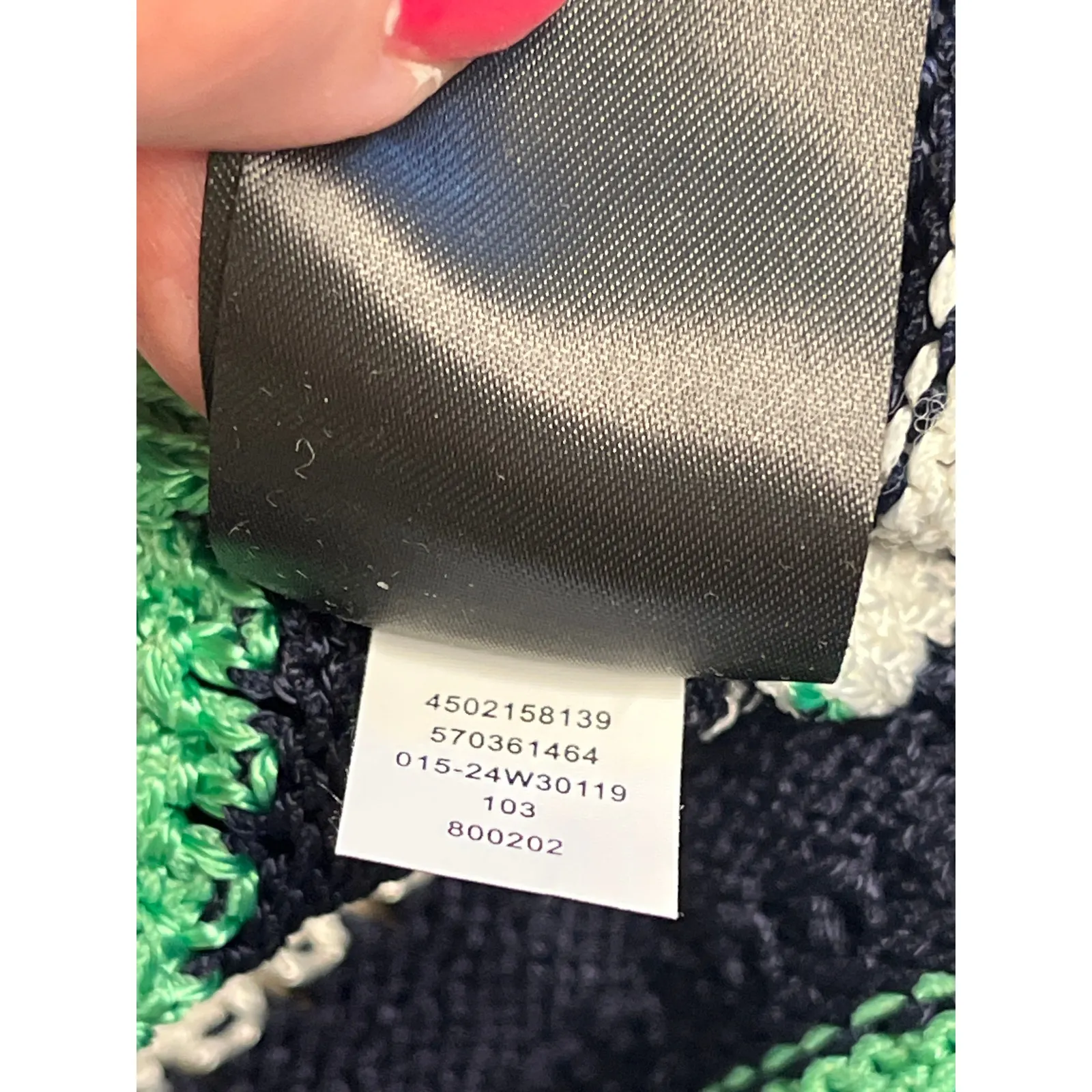 White House Black Market Long Sleeve Stripe V-Neck Pullover Sweater, size medium - Image 10