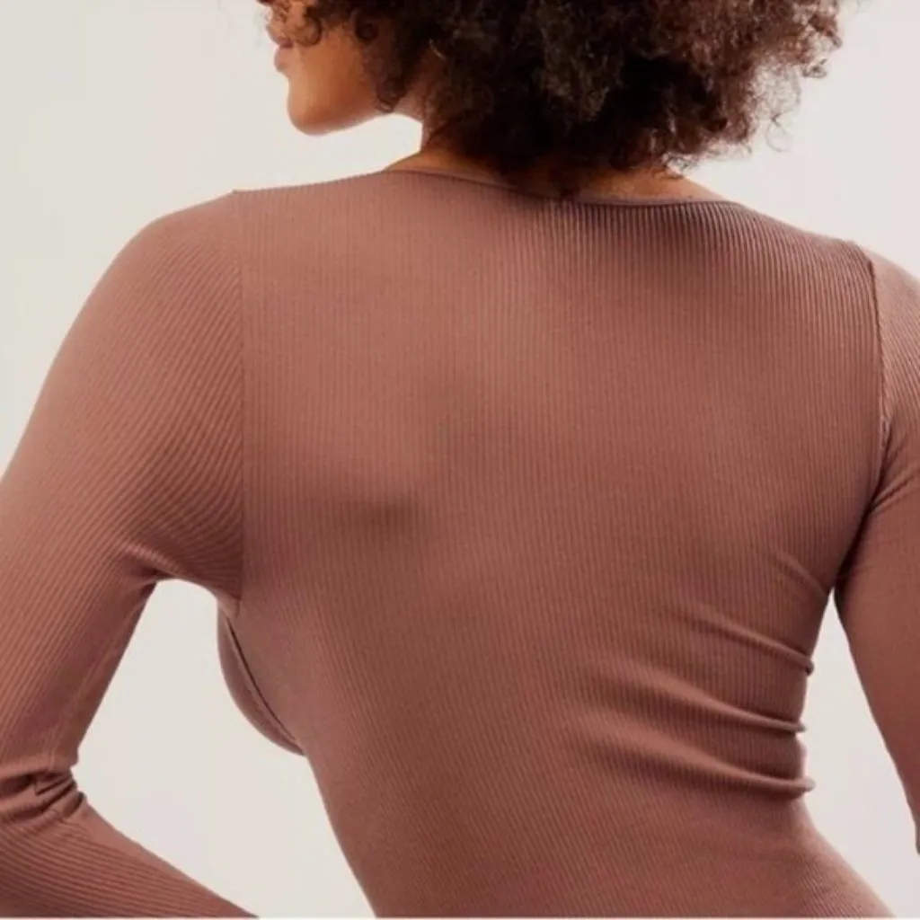 NWT Free People Meg Seamless Vneck Long Sleeve Bodysuit M/L Ash Brown Ribbed - Image 2