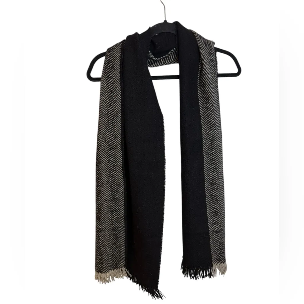 Sisley Vintage Wool Two Toned Chevron Unisex Blanket Scarf Black - Image 2