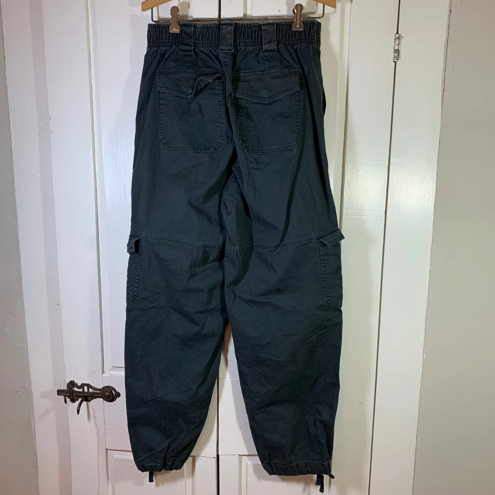 Old Navy Womens Cargo Pants Size S Tall Black Jogger Leg Elastic Waist Cinch Hem - Image 2