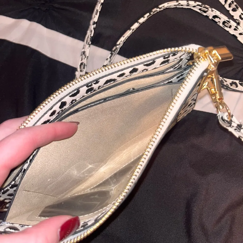 Leopard print mini purse - Image 4